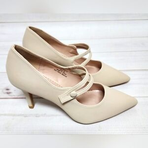 Journee Collection Ivory Sidney Pump Size 5.5 - New Without Box